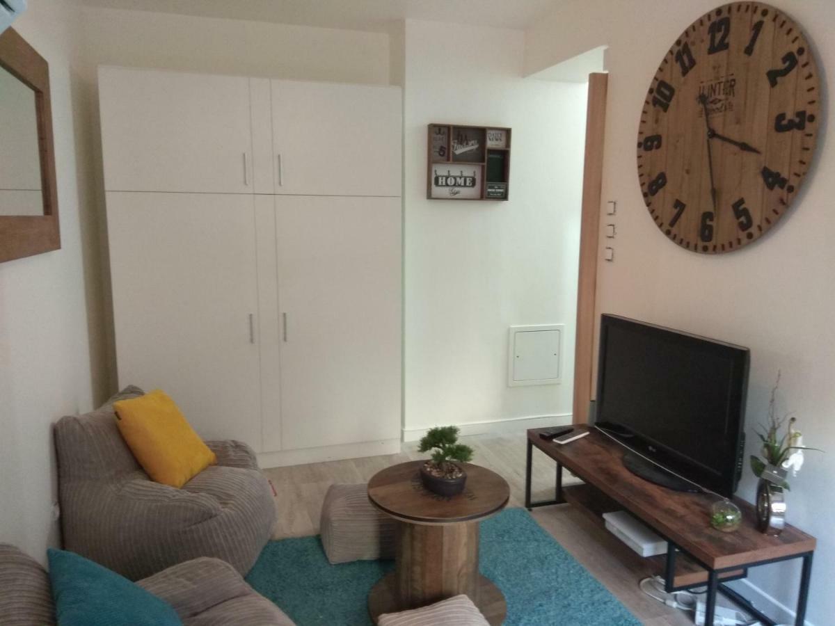 Апартаменты Chic Studio Near Paris Сен-Дени Экстерьер фото