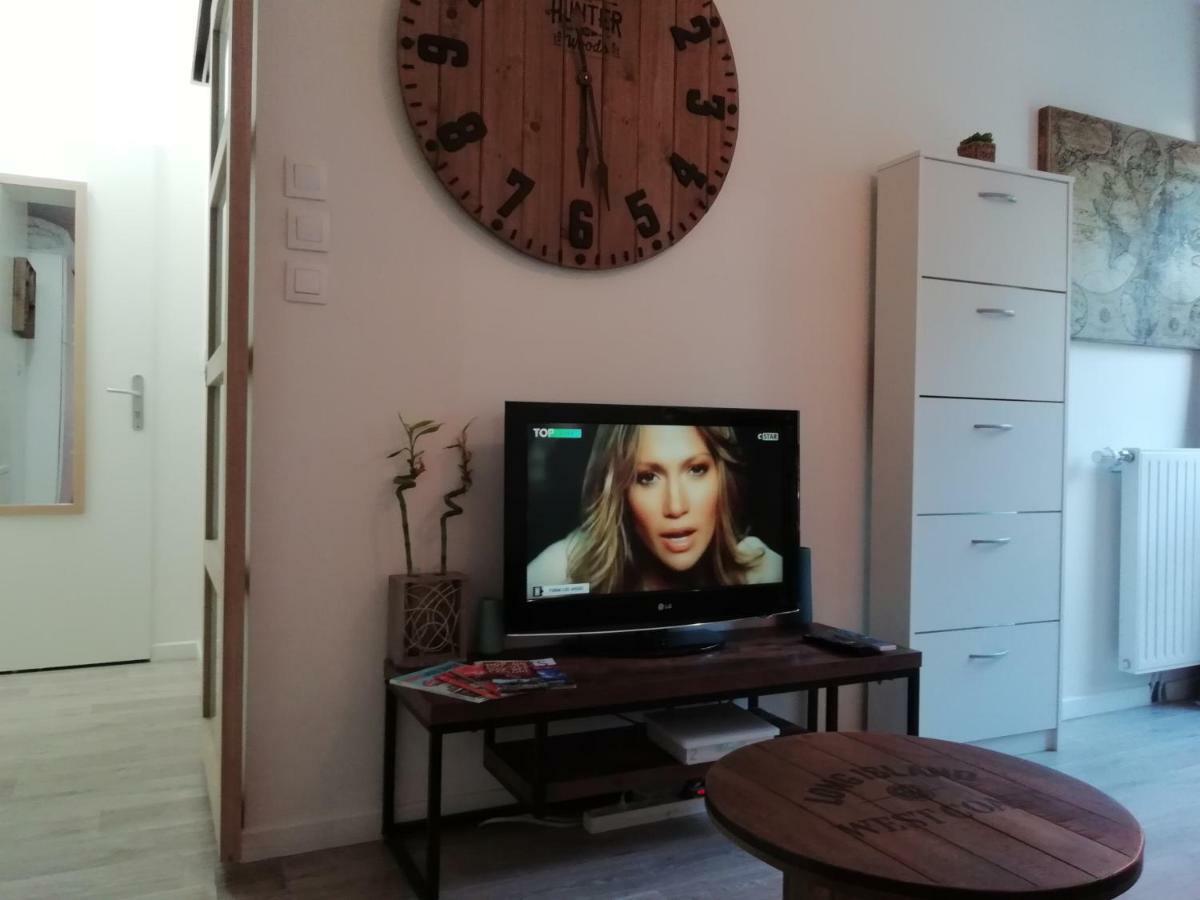 Апартаменты Chic Studio Near Paris Сен-Дени Экстерьер фото